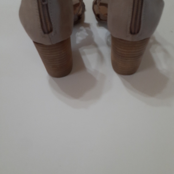 Report "PAULA" Womens Size 6 strappy open toe sandal shoes, 3" chunky heels - Picture 7 of 11